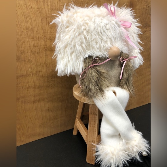 Shaggy Dog Gnome 4 Seasons Spring Summer Fall Winter Ribbon Bows Pearls Gift - Picture 12 of 14